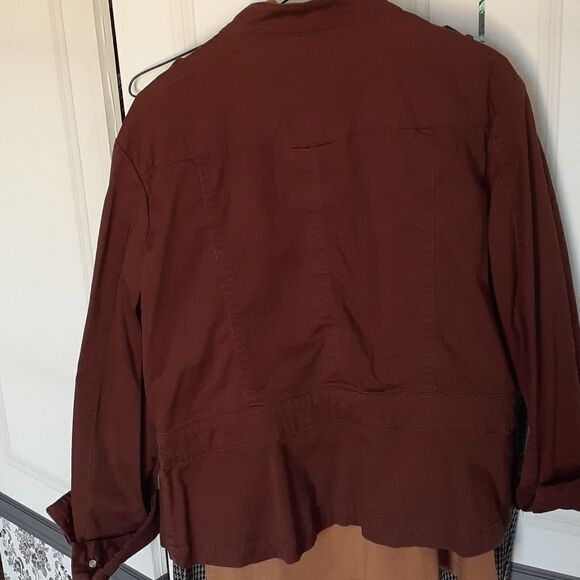 Herringbone pants, butterscotch shirt & brown jean jacket 3-pc. outfit of Woman - Picture 4 of 15